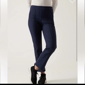NWOT Athleta Headlands Hybrid Pant in Navy, Size 6